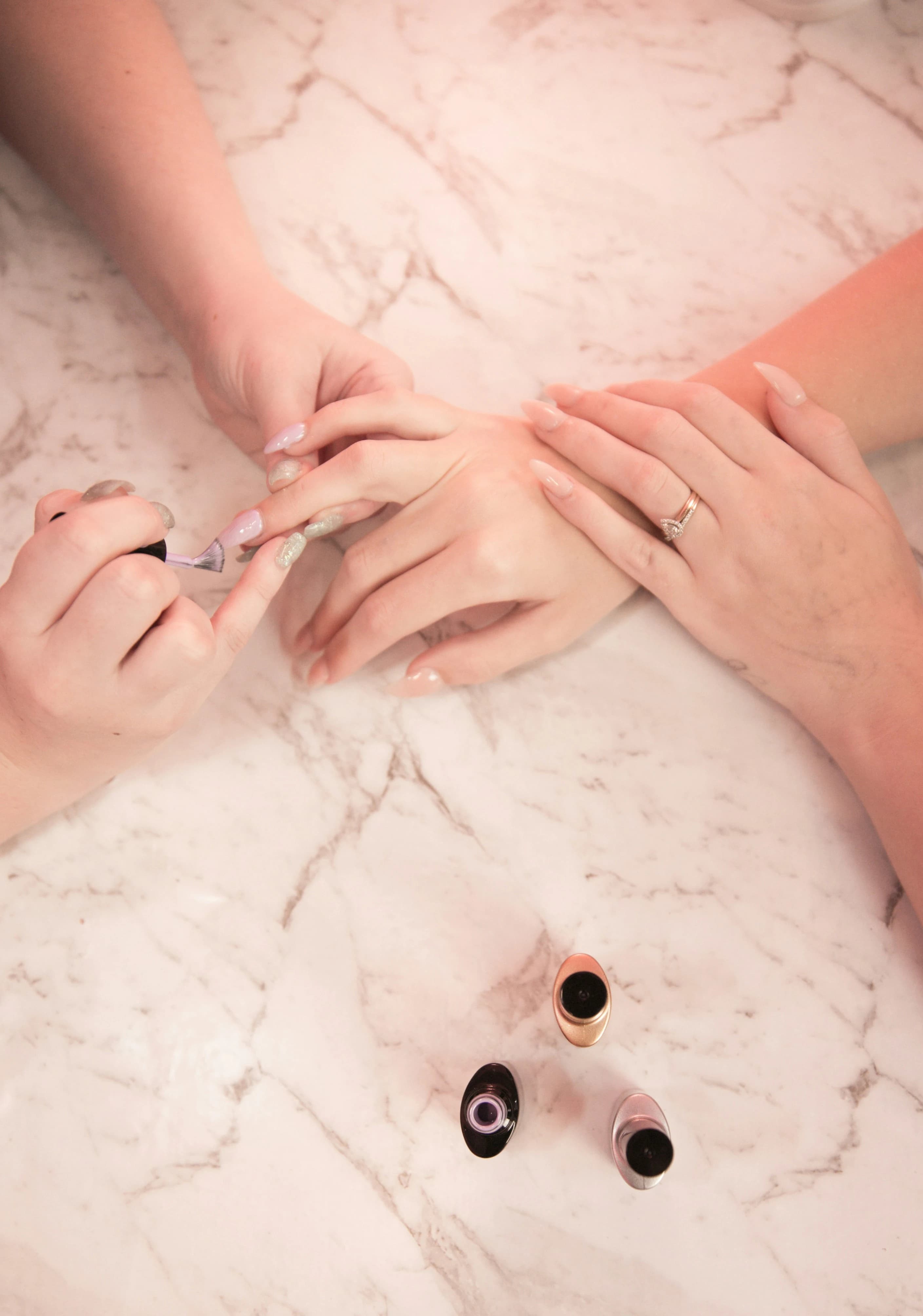 Nail studios